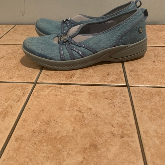 Bzees Niche Slip-On Comfort Shoes - Picture 3 of 10